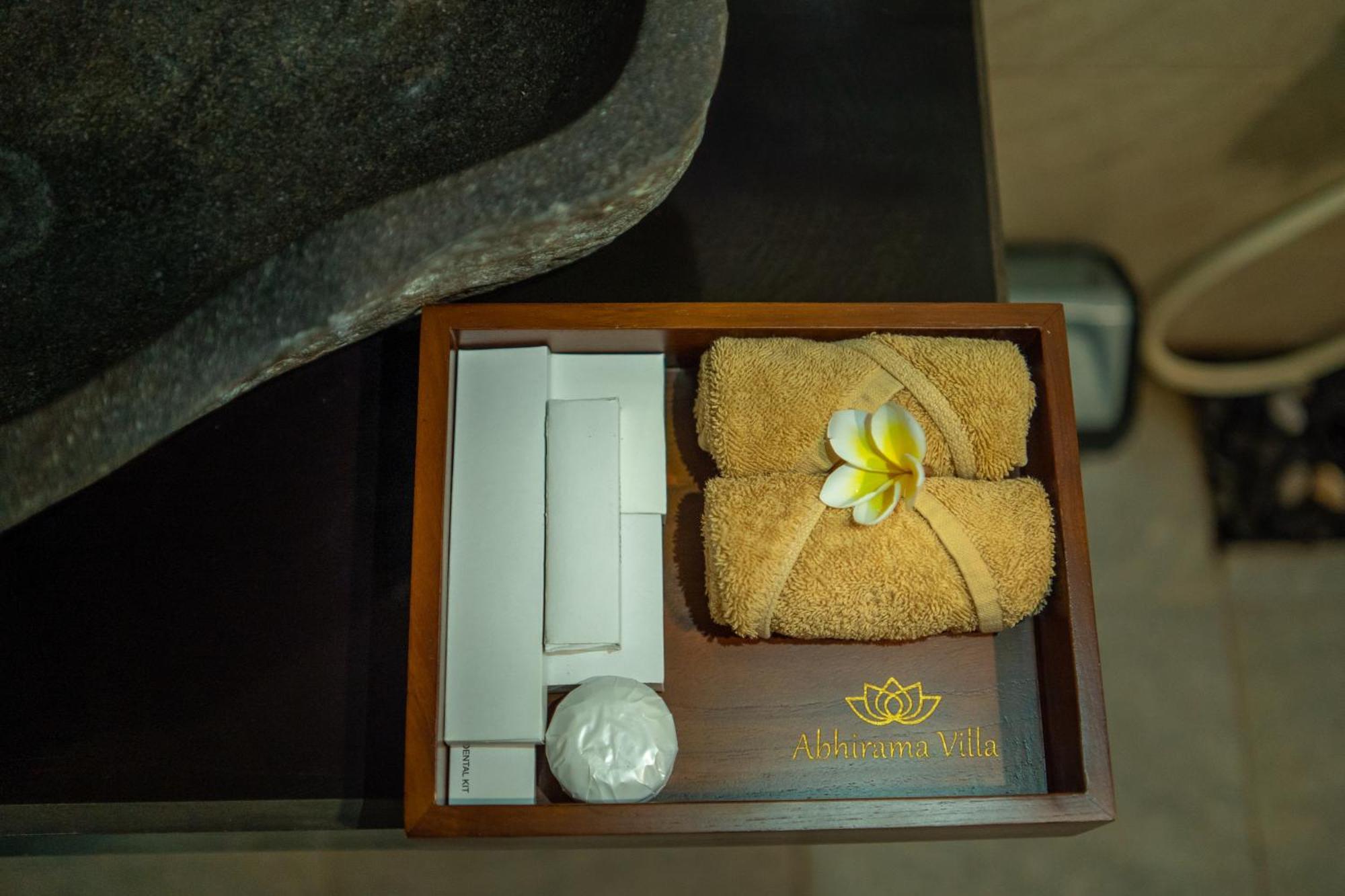 Abhirama Villas And Spa Убуд Екстериор снимка